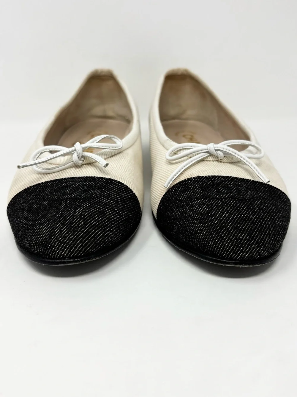 CHANEL Two Tone Ballet Flats Ivory Black Denim Cap Toe size 37 6-6.5 - Picture 6 of 15